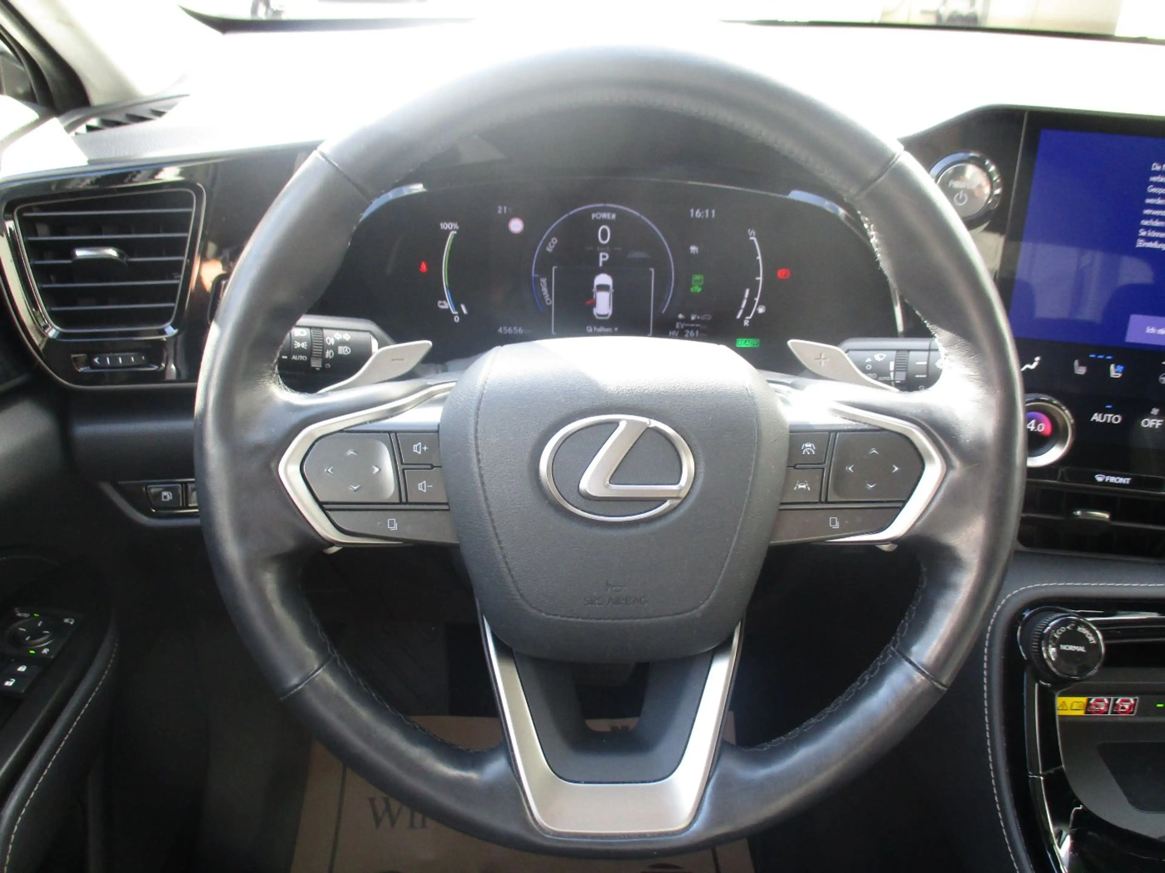 Lexus NX 450h+ PHEV Executive Interieur- & Techpaket — photo 14
