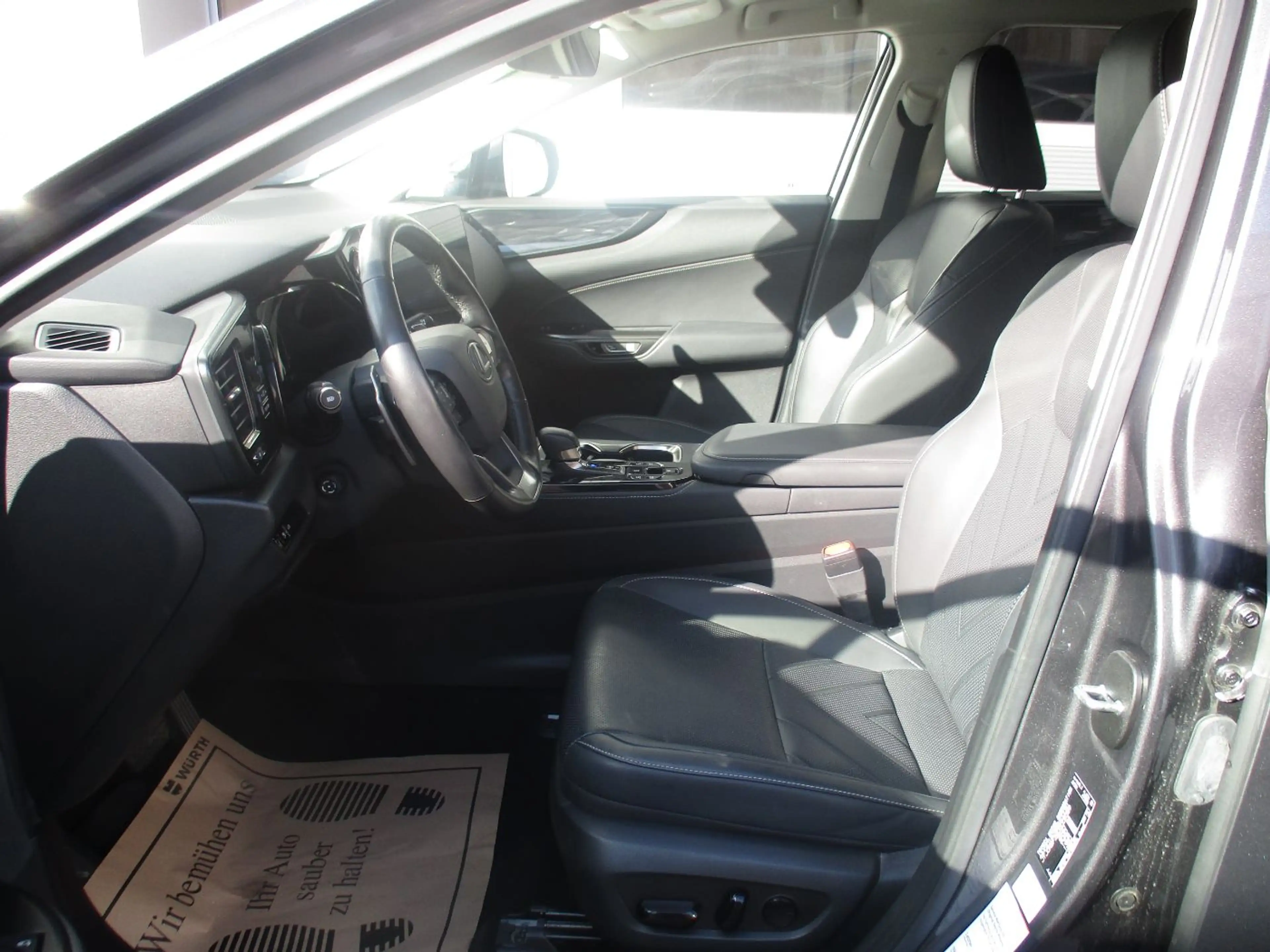 Lexus NX 450h+ PHEV Executive Interieur- & Techpaket — photo 9
