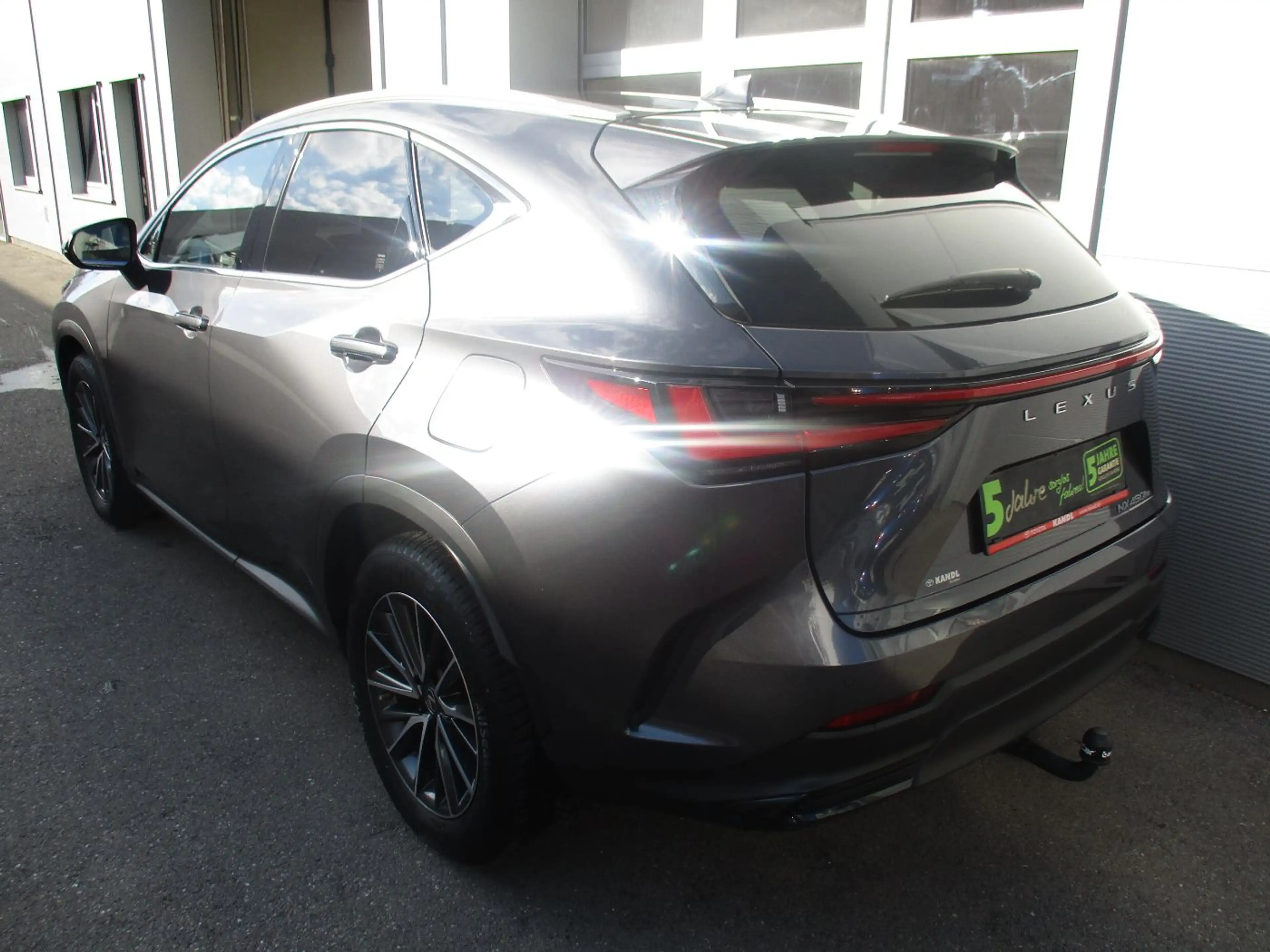 Lexus NX 450h+ PHEV Executive Interieur- & Techpaket — photo 5