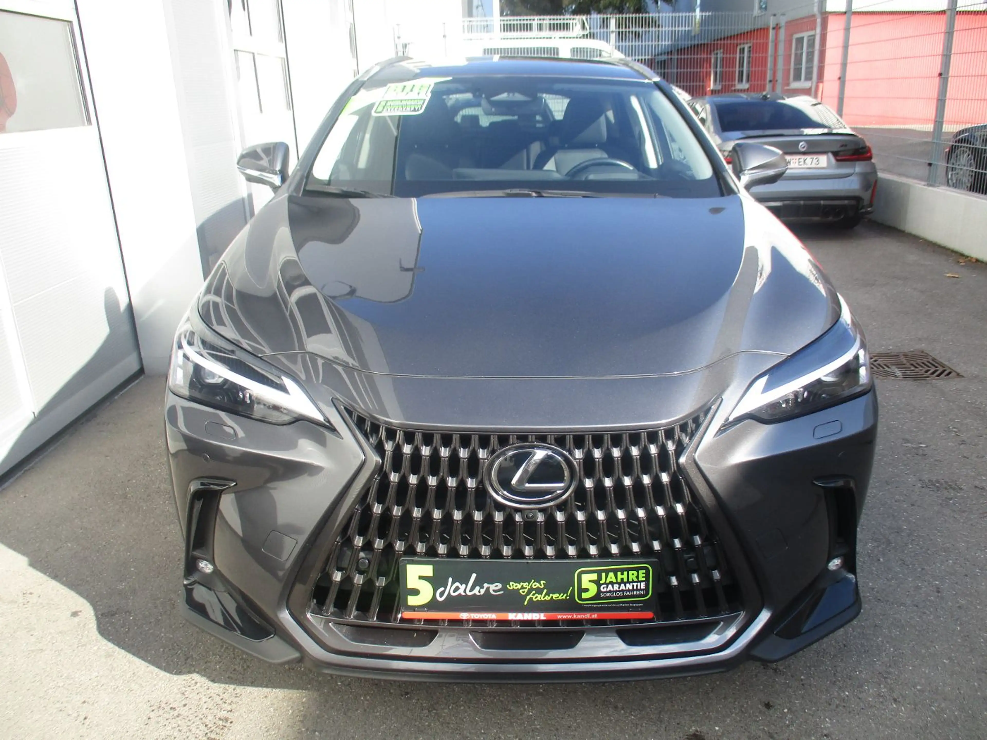Lexus NX 450h+ PHEV Executive Interieur- & Techpaket — photo 3