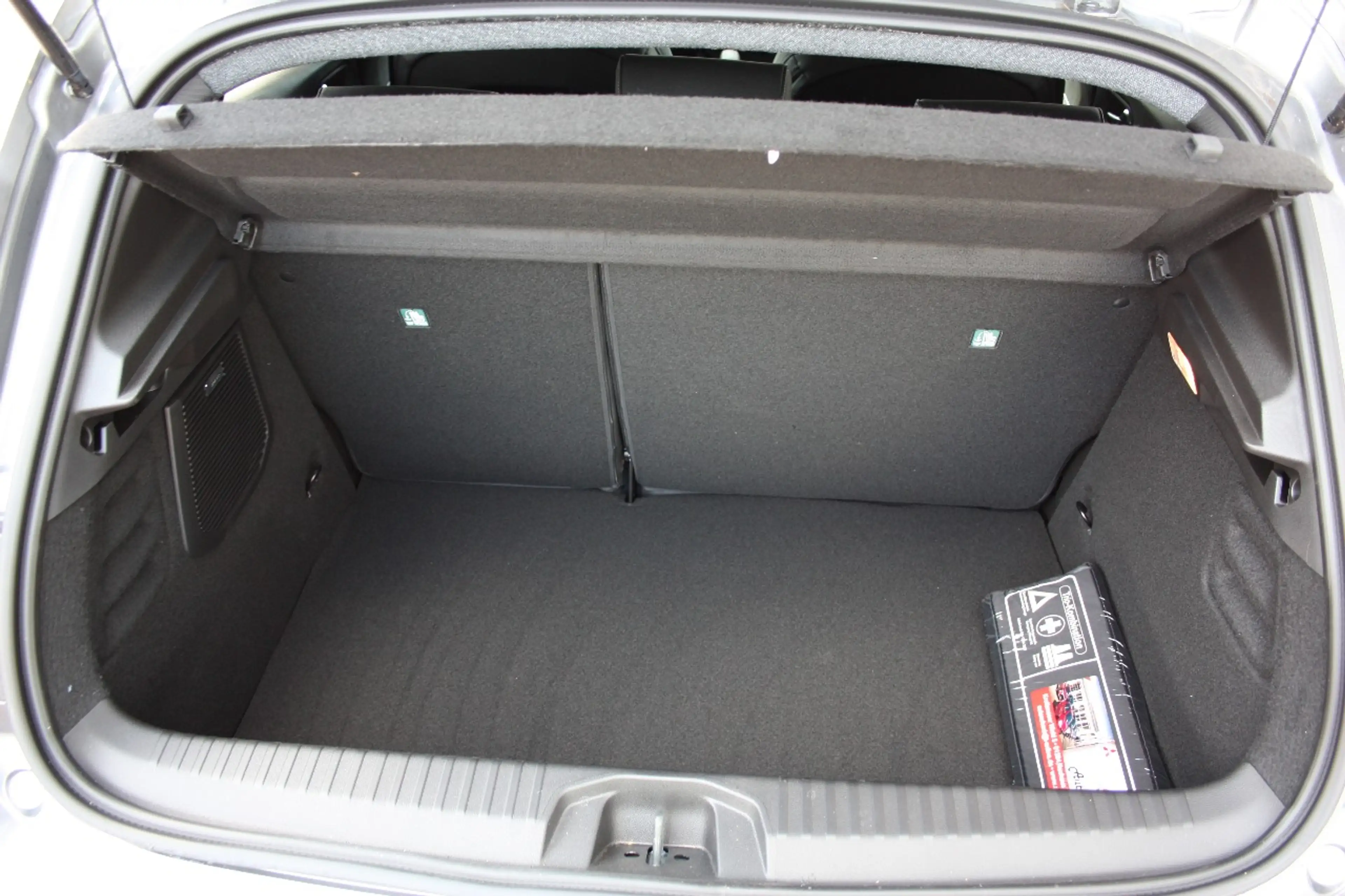 Mitsubishi Colt TOP Hybrid, OZ Felge,Tieferlegung, LED,360° — photo 7