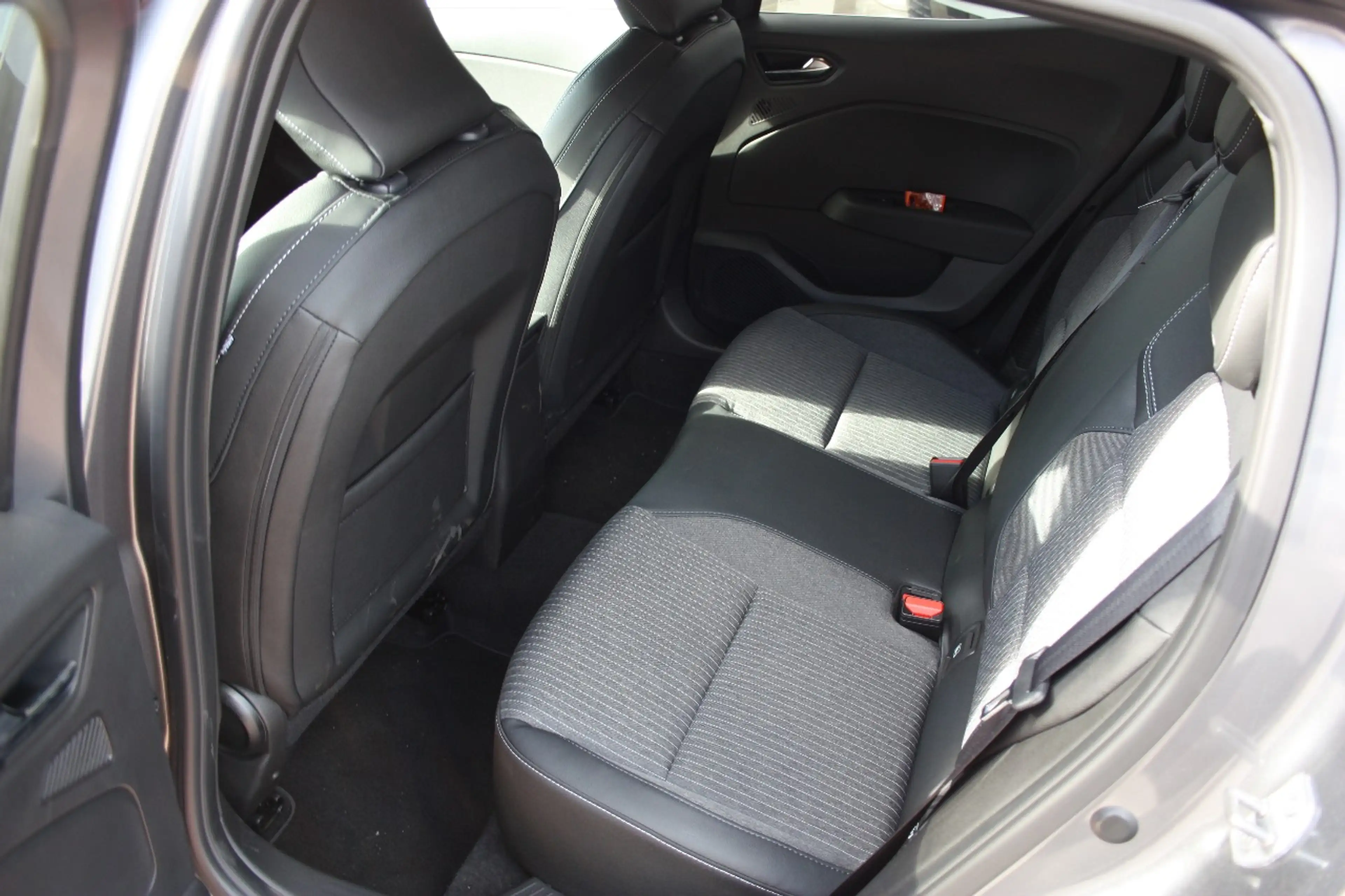 Mitsubishi Colt TOP Hybrid, OZ Felge,Tieferlegung, LED,360° — photo 8
