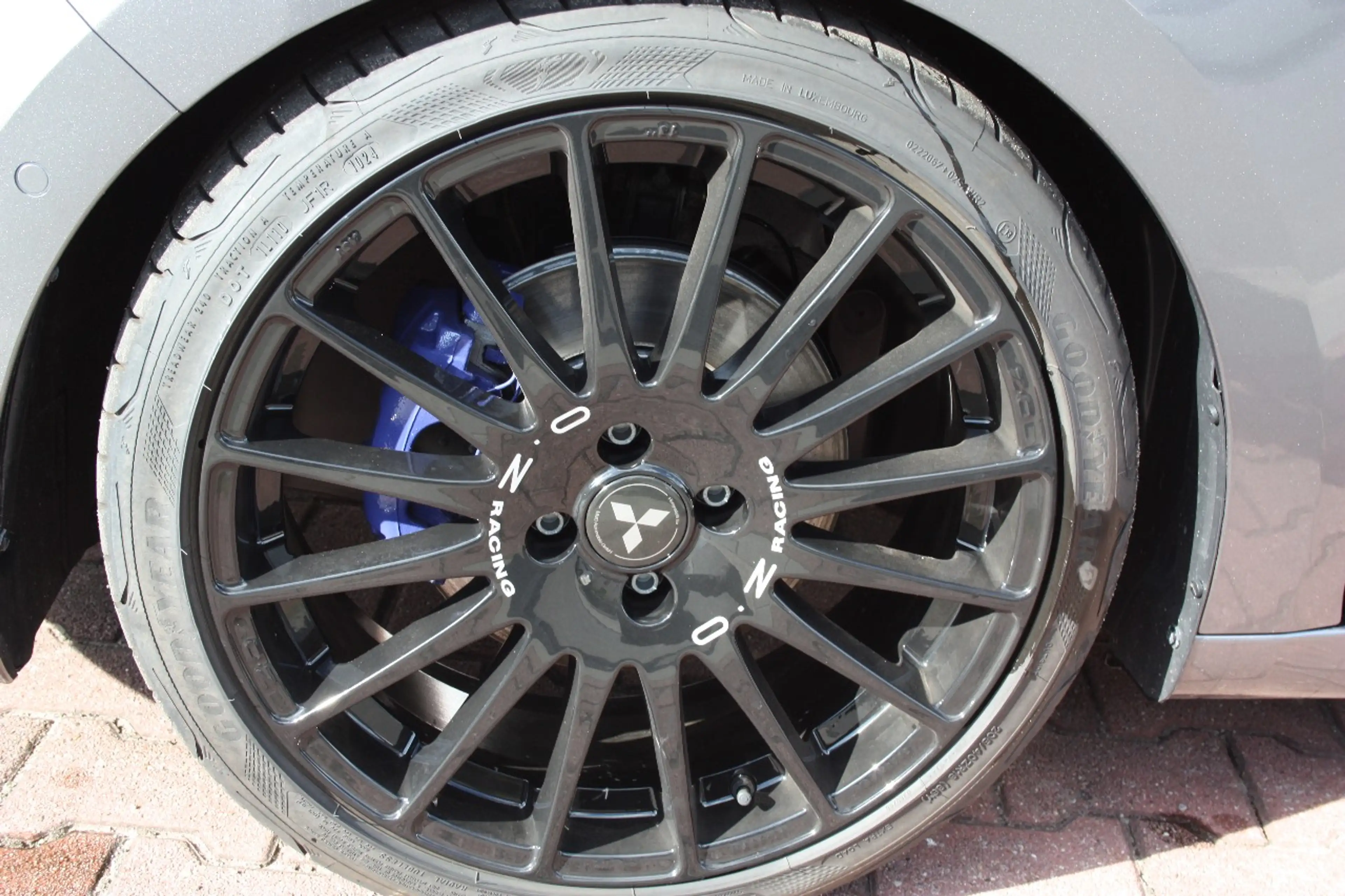 Mitsubishi Colt TOP Hybrid, OZ Felge,Tieferlegung, LED,360° — photo 5