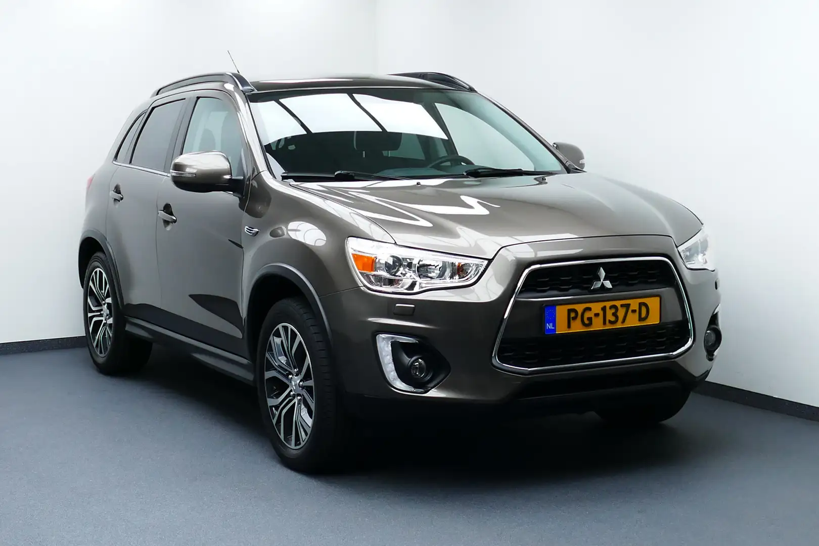 Mitsubishi ASX 1.6 Cleartec Instyle. Panodak, Camera, Clima, Crui Bruin - 1