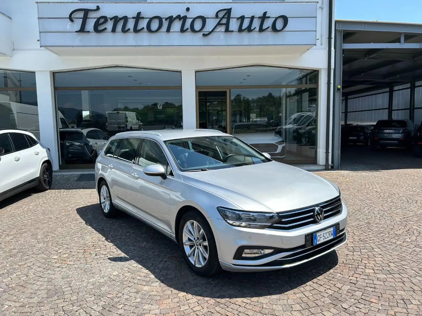 Volkswagen Passat Variant 2.0 TDI SCR 122 CV EVO DSG Business Silver - 1