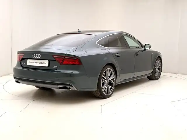 Audi A7 view 4