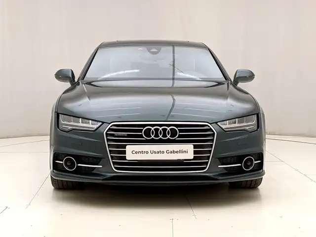 Audi A7 view 2