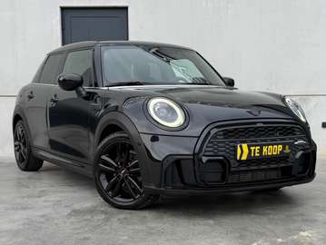 JCW Pack * CarPlay * Head-Up Display * Comfort Access * Parkeerassistent * Stoelverwarming * Navi * LED * Driving Modes