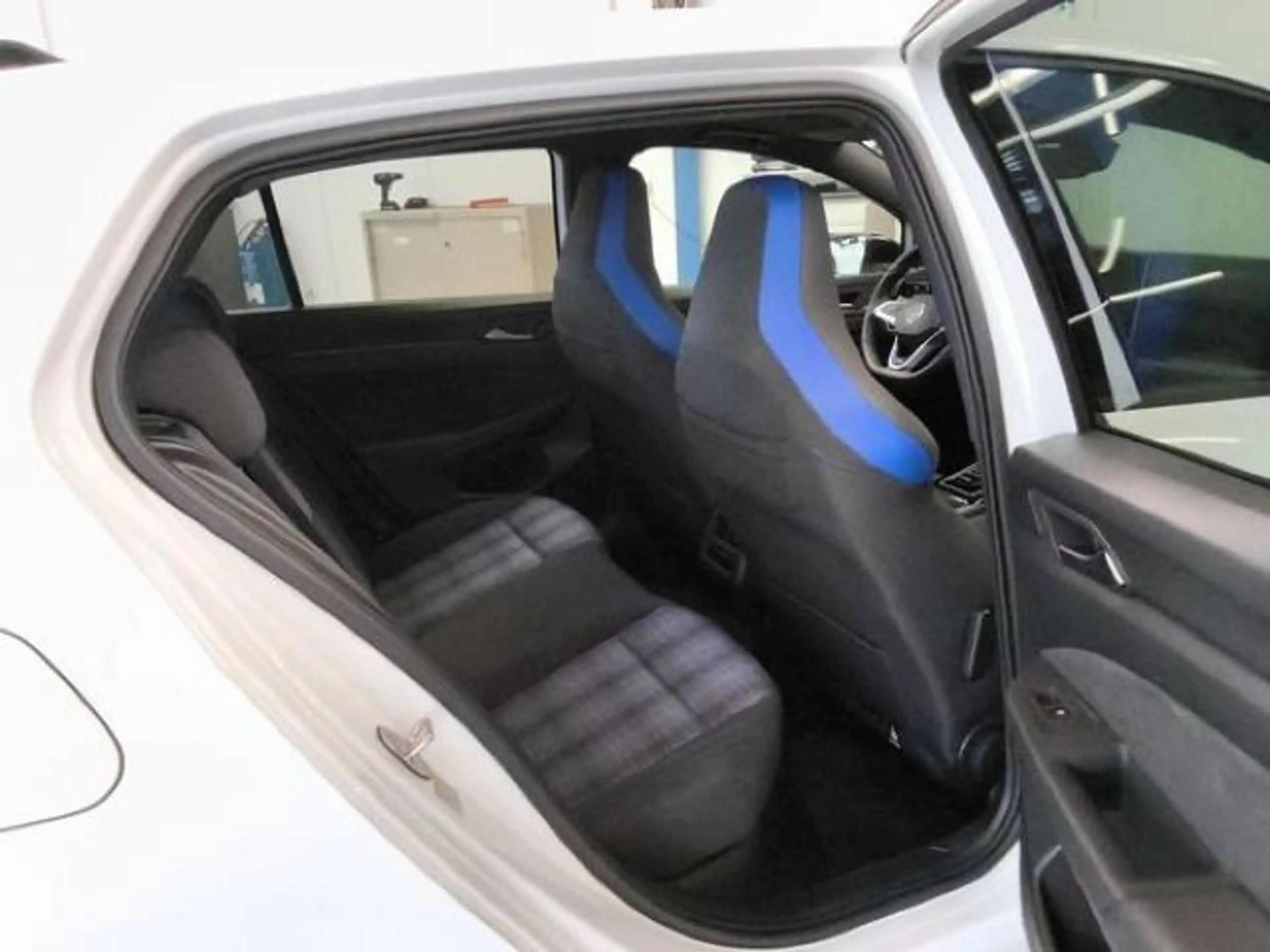 Volkswagen Golf GTE VIII GTE 1.5 TSI DSG eHybrid Navi LED Pano — photo 7
