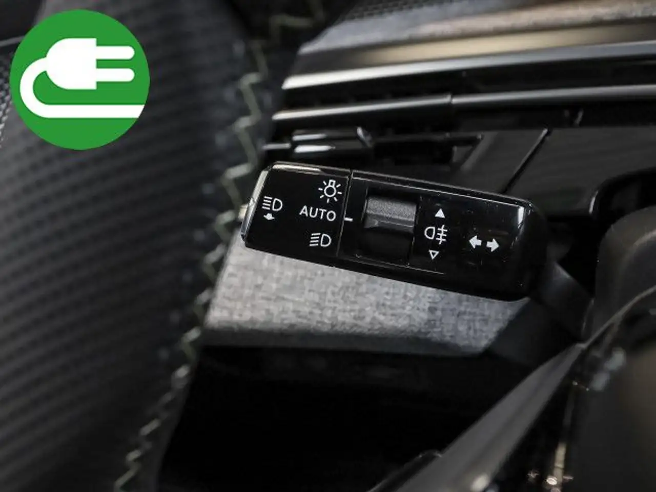 Peugeot 3008 E- GT Bluetooth Navi LED Vollleder Klima 19