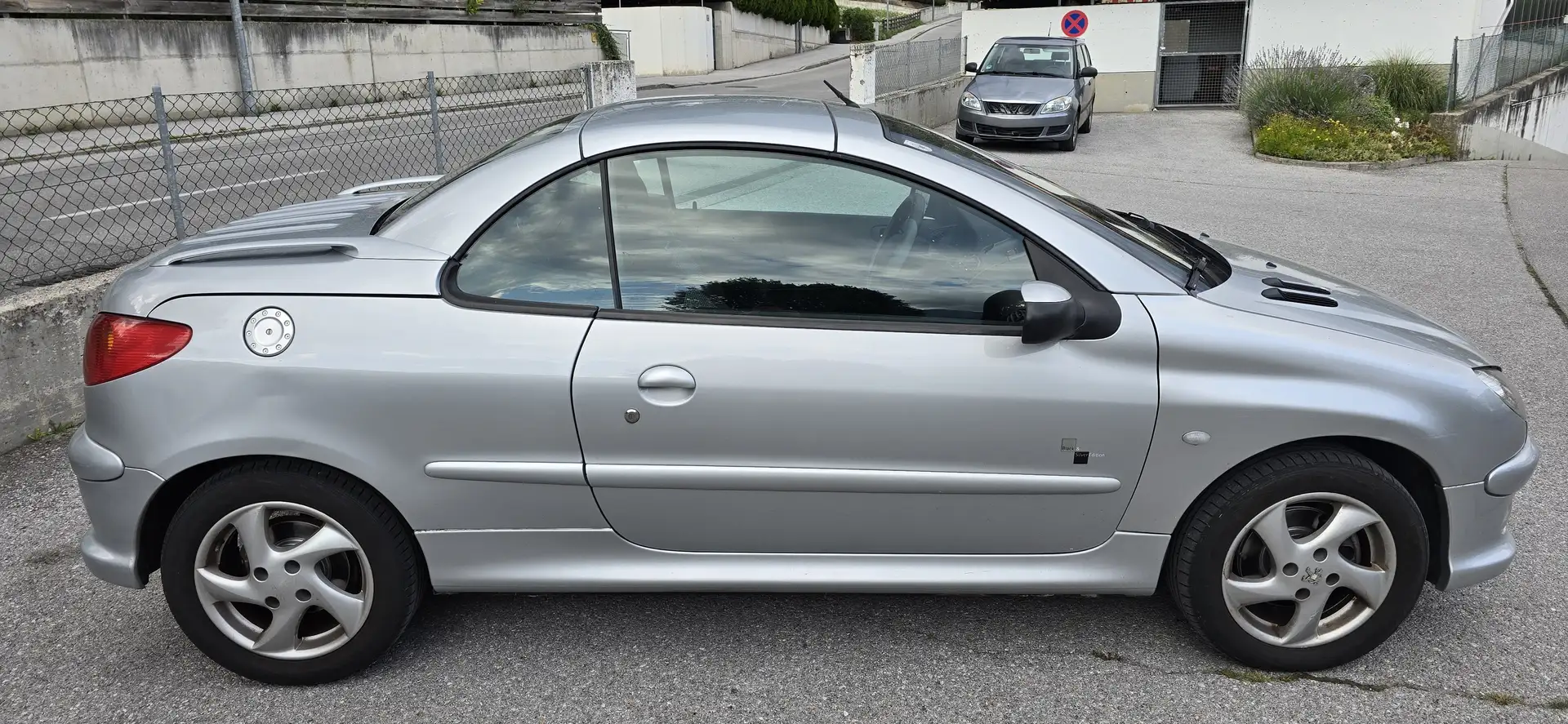 Peugeot 206 206 CC Black & Silver Edition Grau - 2
