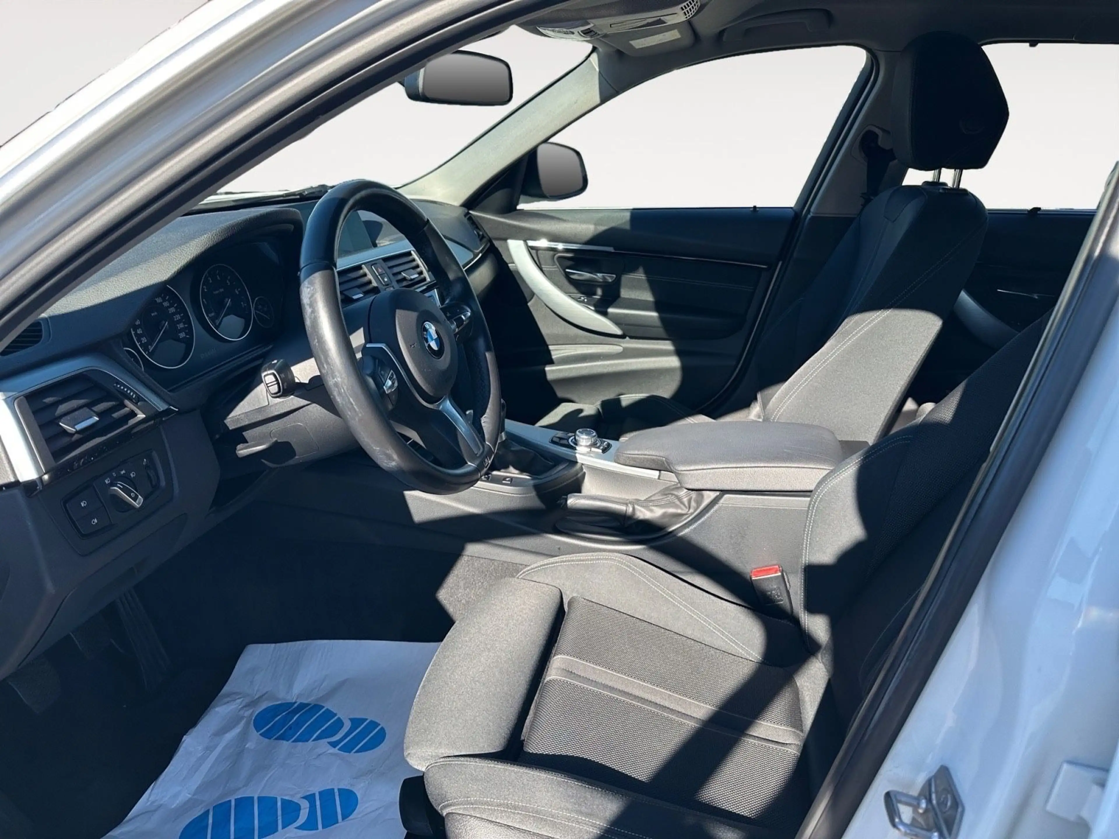 BMW 318 i Touring*M Sport*PDC*GARANTIE* — photo 9