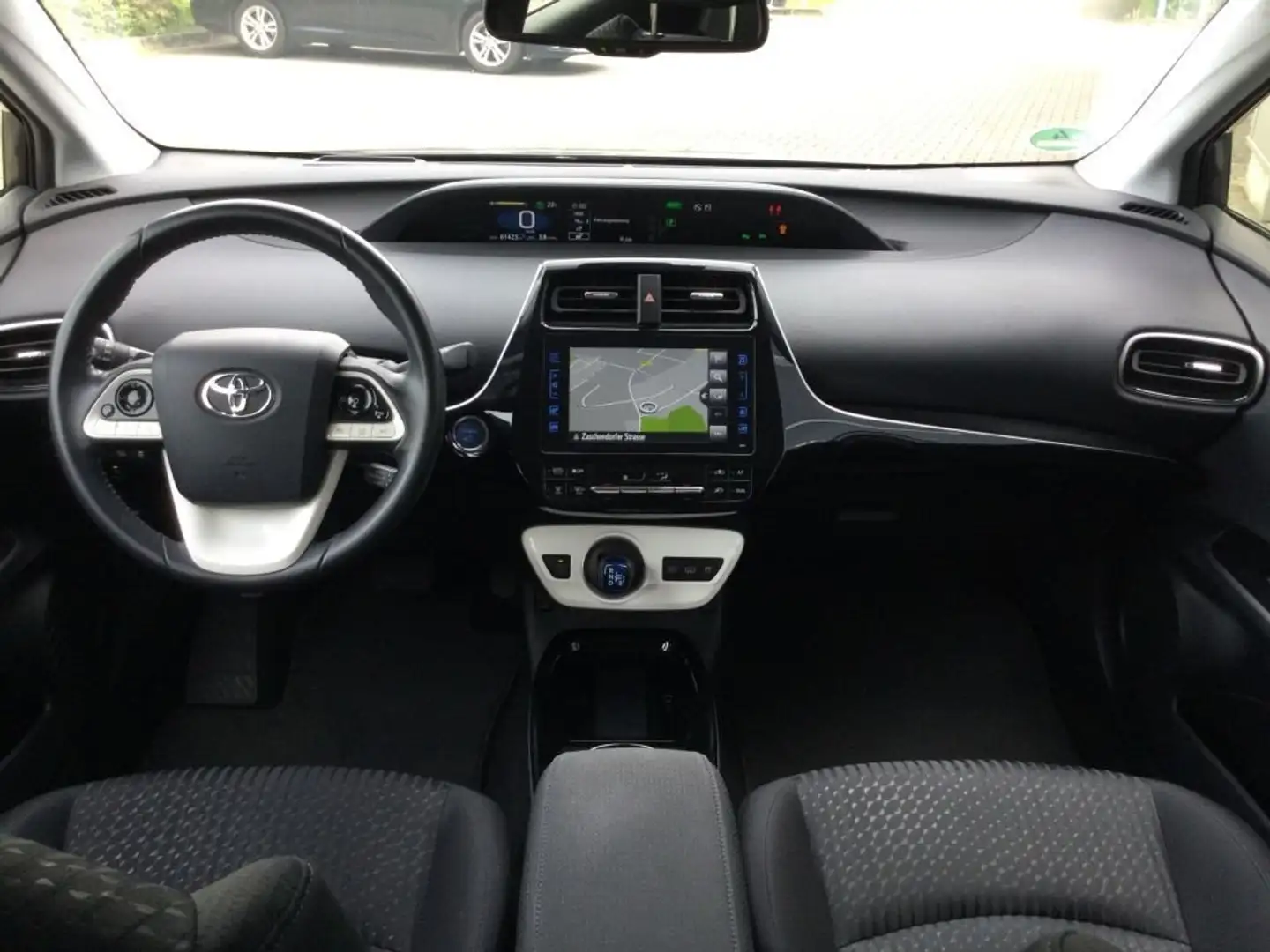 Toyota Prius Prius Plug-in Hybrid Comfort 10 Jahre Garantie Šedá - 2
