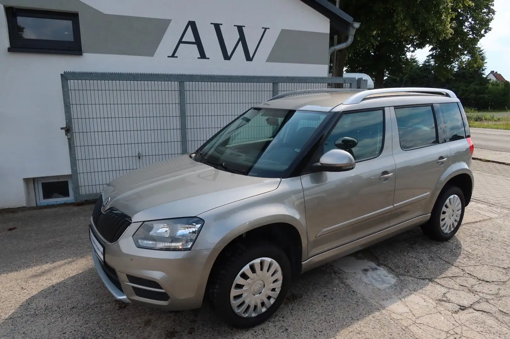Skoda Yeti Active|1.Hand|S.Heft|Euro 5| Bej - 1