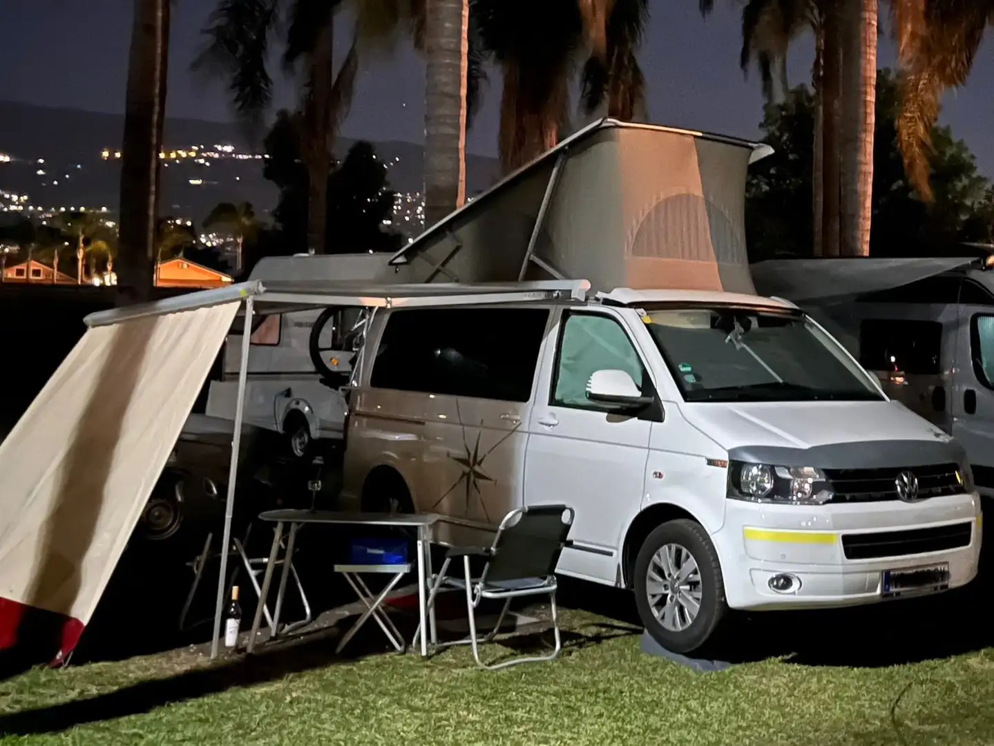 Volkswagen T5 California DSG Bílá - 2