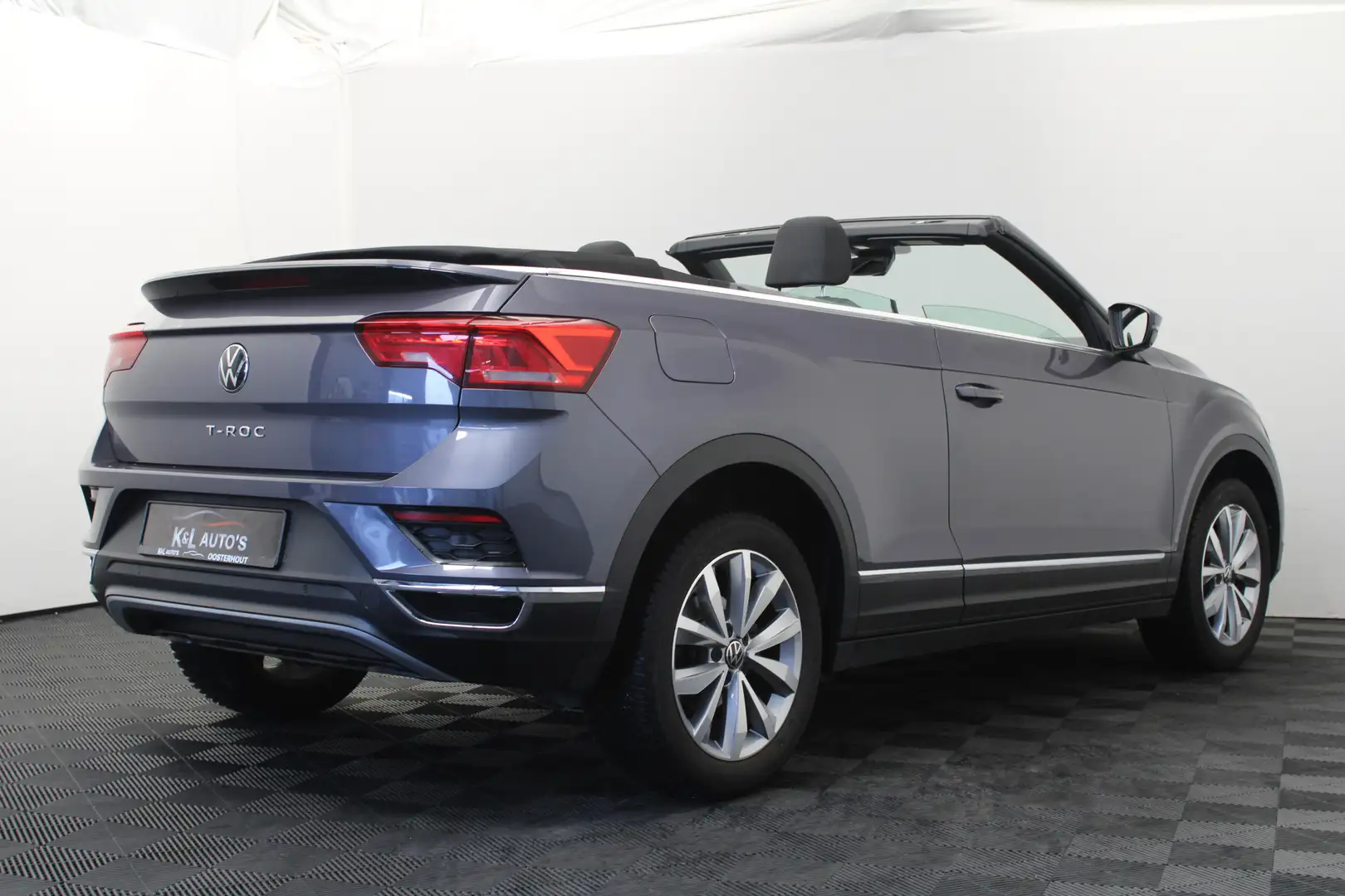 Volkswagen T-Roc Cabrio 1.0 TSI Style |Carplay|ACC|Stoelverwarming| Grau - 2