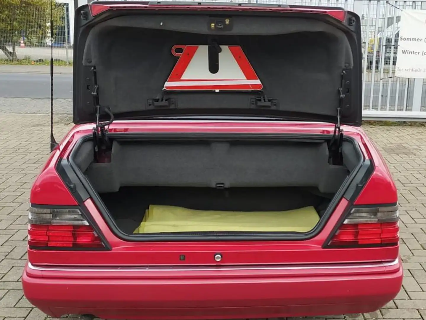 Mercedes-Benz 220 Cabriolet Rot - 2