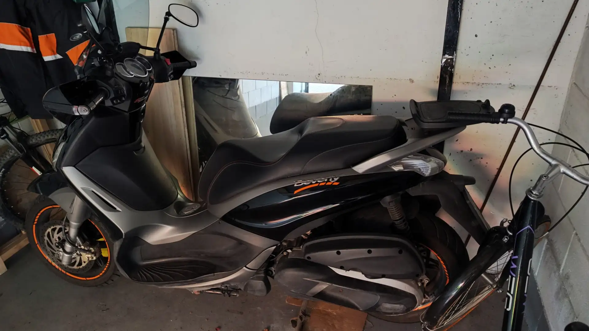 Piaggio Beverly 350 sport tourer abs Fekete - 1