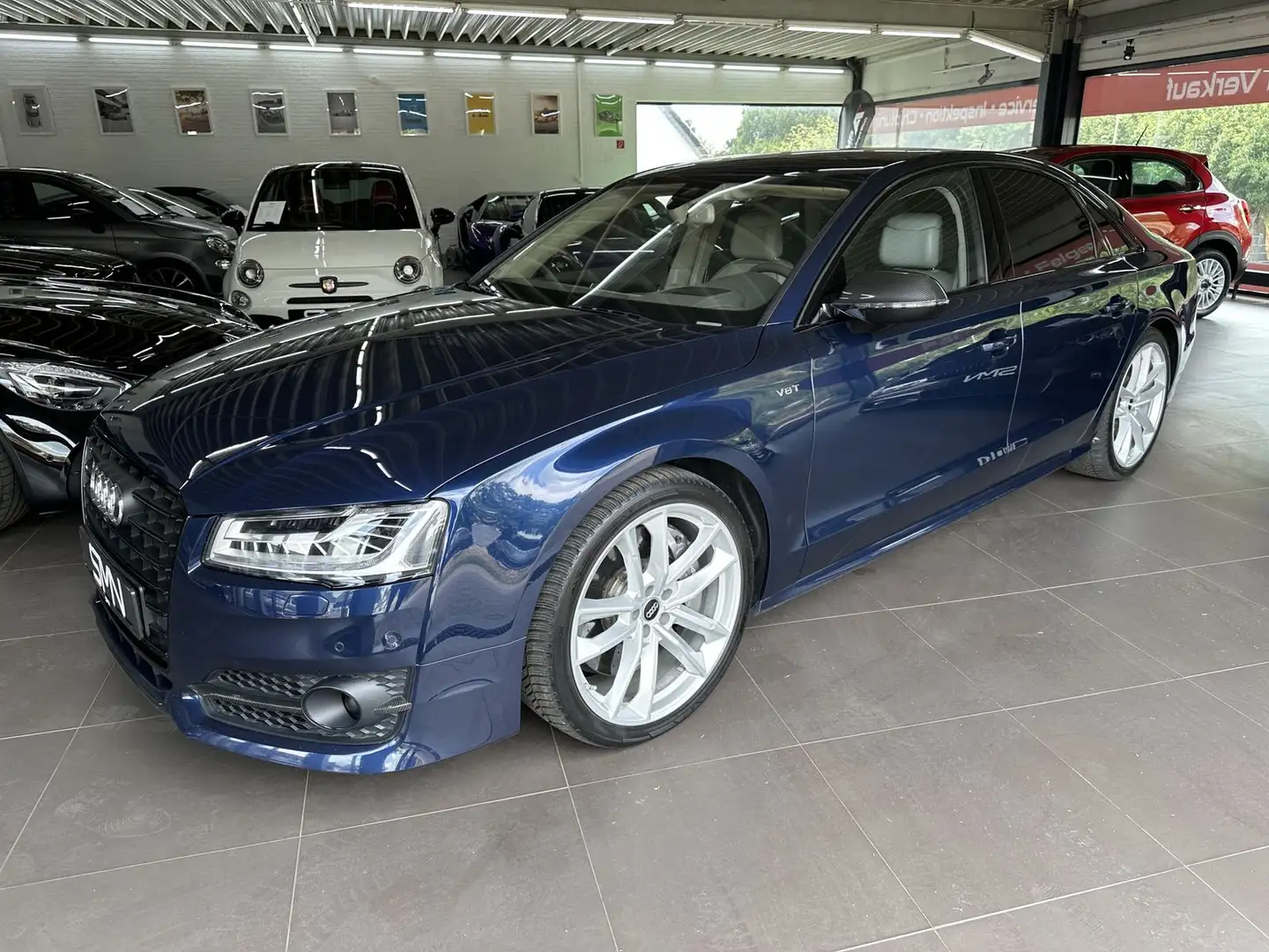 Audi S8 plus VOLL/1.Hand/Exklusive/Carbon/Keramik/B&O Blau - 1