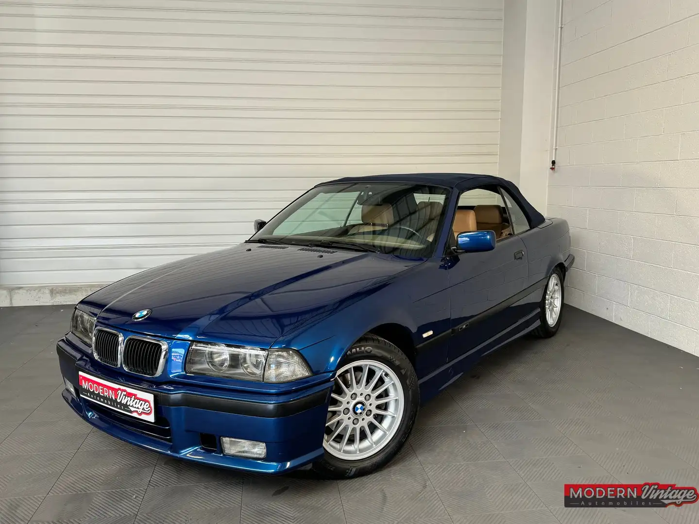 BMW 320 320i Blauw - 1