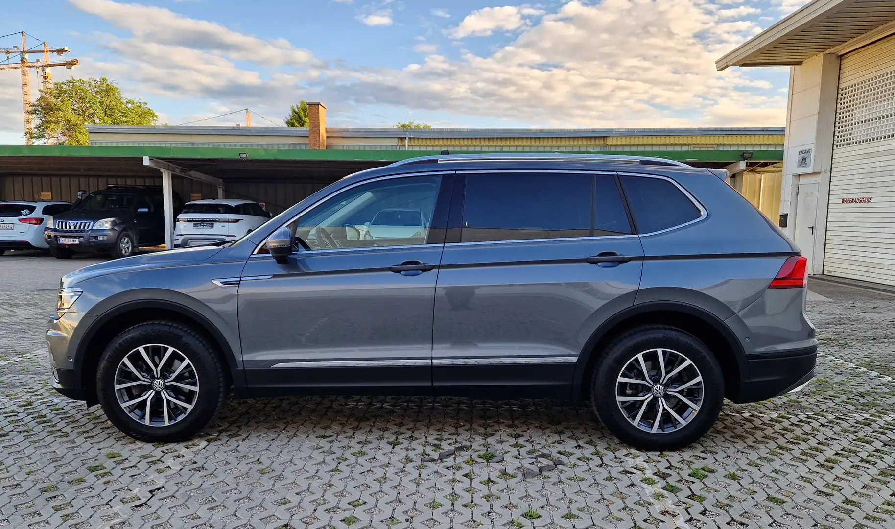 Volkswagen Tiguan Allspace 1,4 TSI Allspace Comfortline Grau - 2