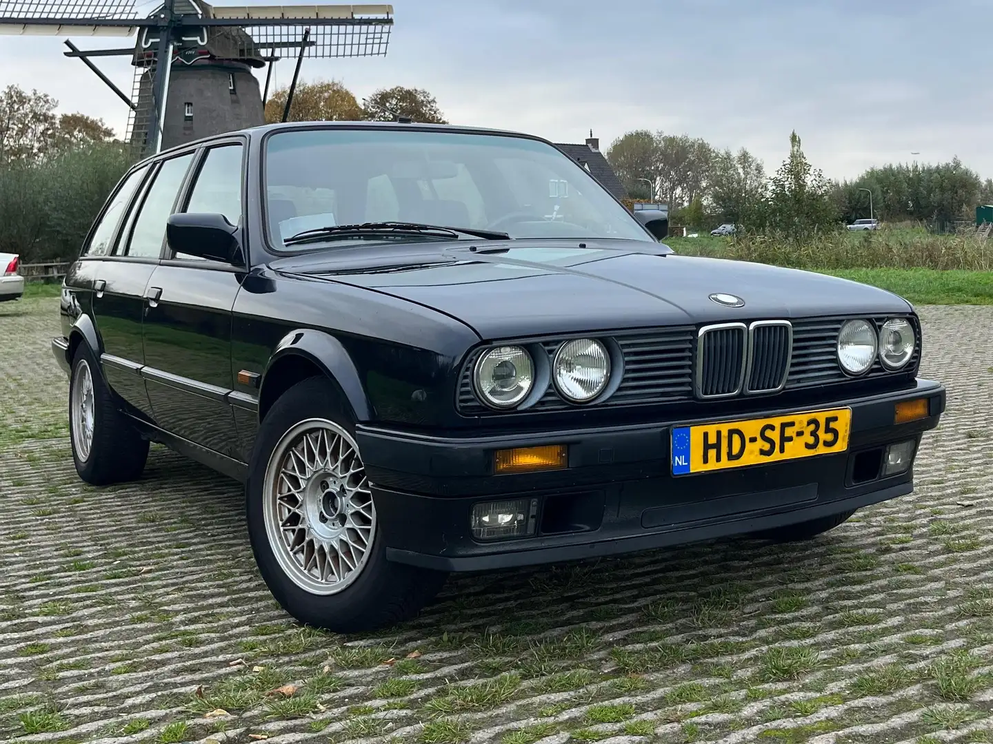 BMW 316 Touring Чорний - 1