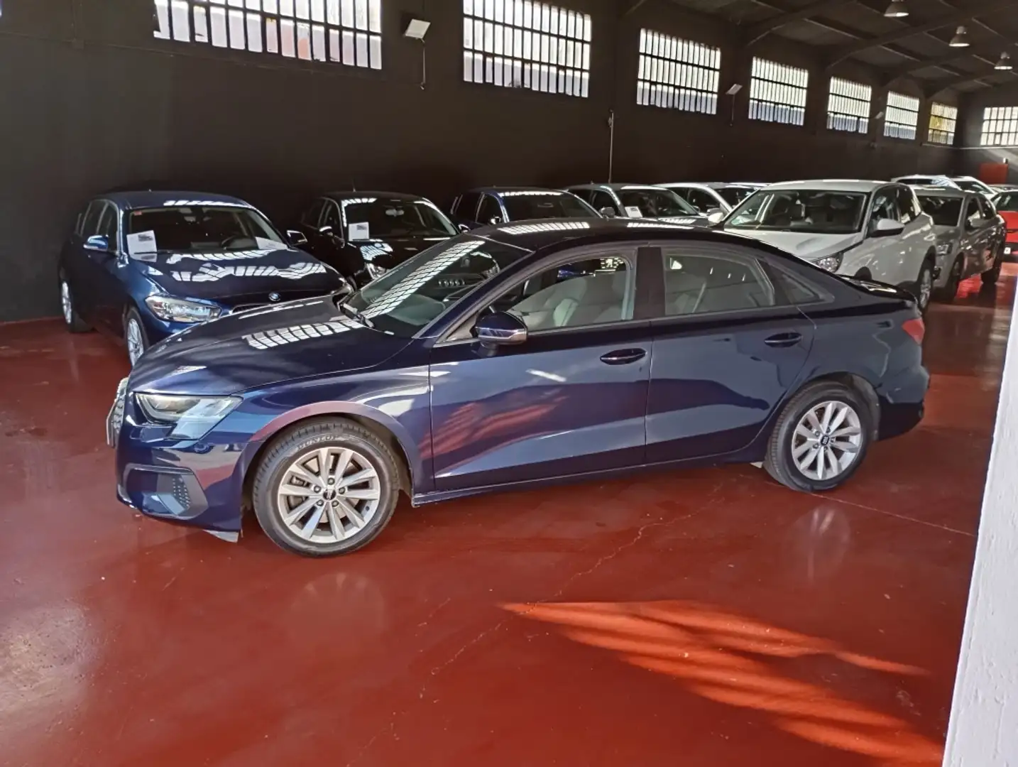 Audi A3 Sedán 30 TFSI Design 85kW Blauw - 2
