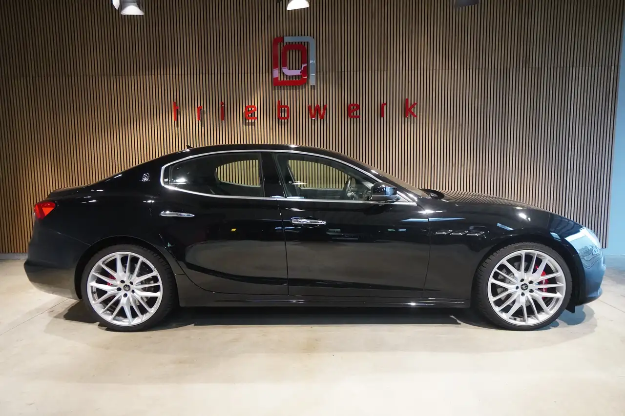 Maserati Ghibli 2021