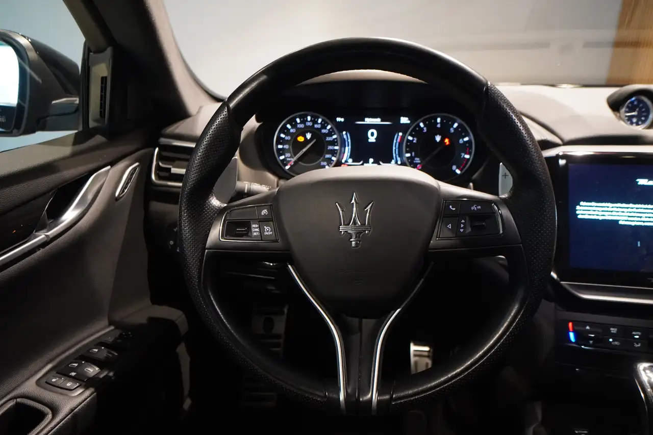 Maserati Ghibli 2021 — фото 8