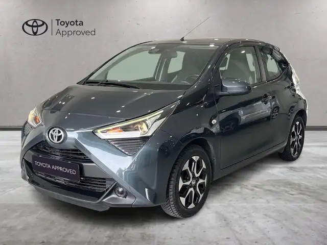 Toyota Aygo Aygo 5p 1.0 x-play m-mt 72cv