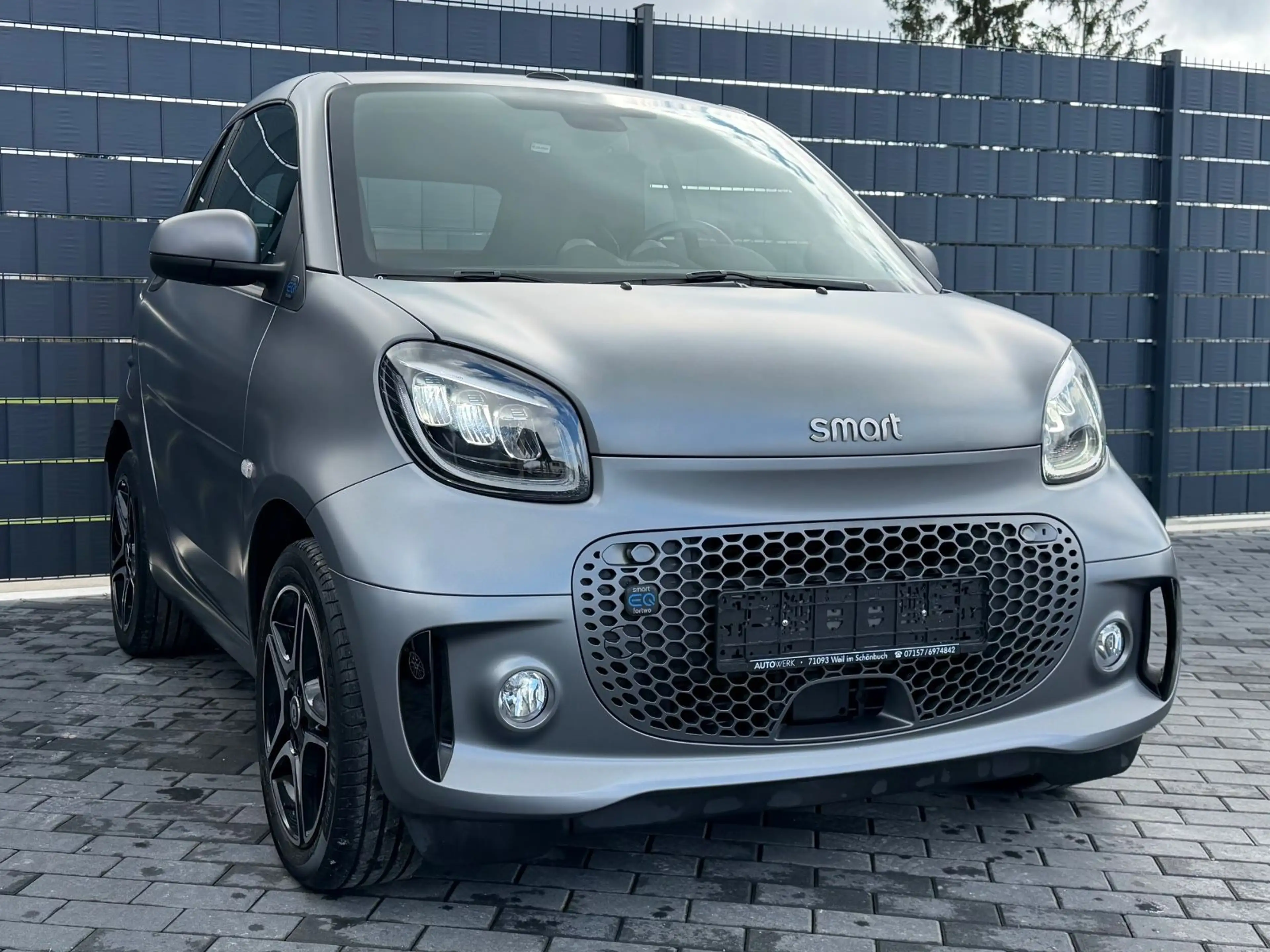 smart forTwo Cabrio EQ*CAM*CARPLAY*22KW*MATT*LED*JBL* — photo 4