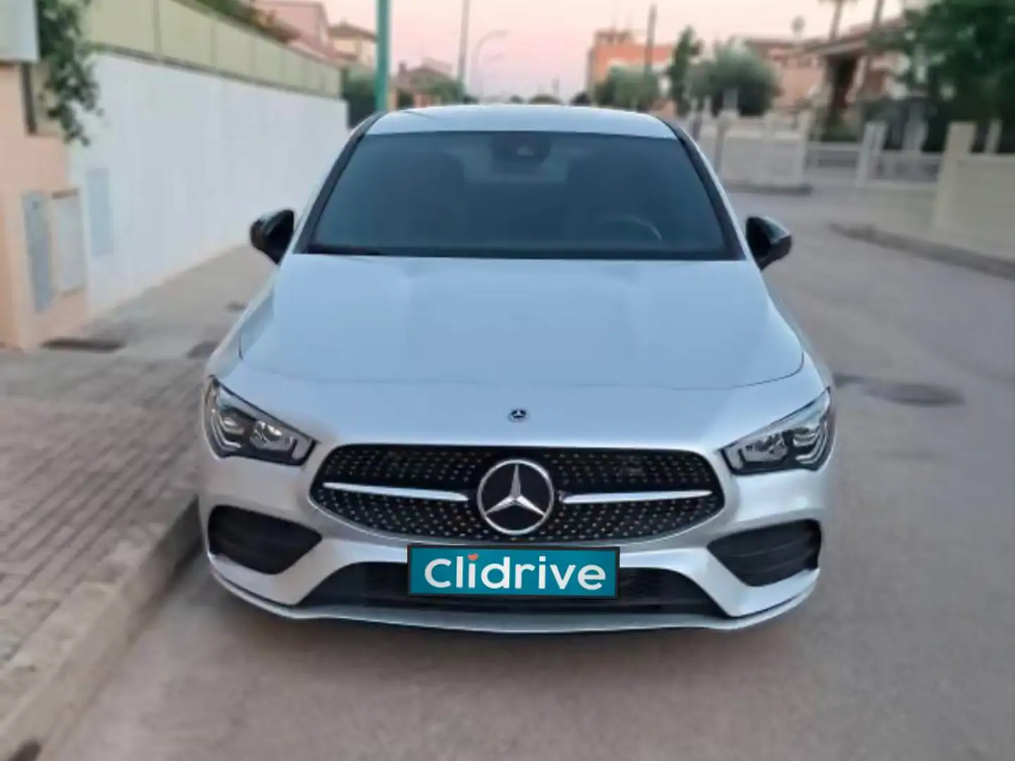Mercedes-Benz CLA 180 Gris - 2