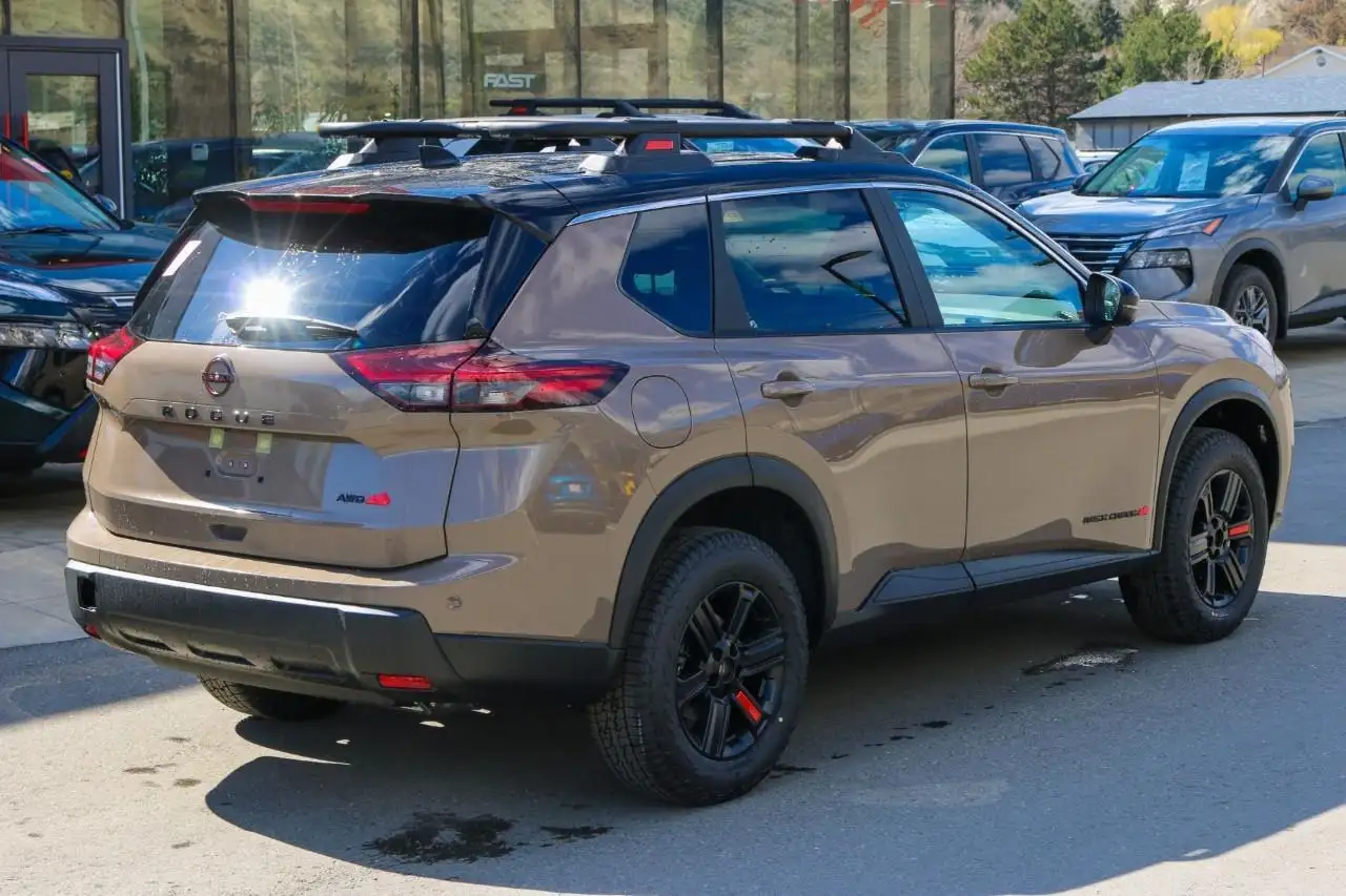 Nissan Rogue снимка Nissan Rogue