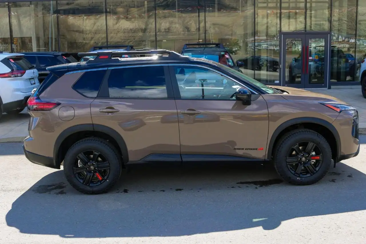 Nissan Rogue снимка Nissan Rogue