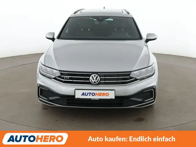 Volkswagen Passat view 9