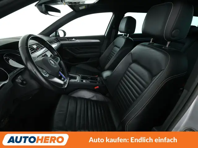 Volkswagen Passat view 10