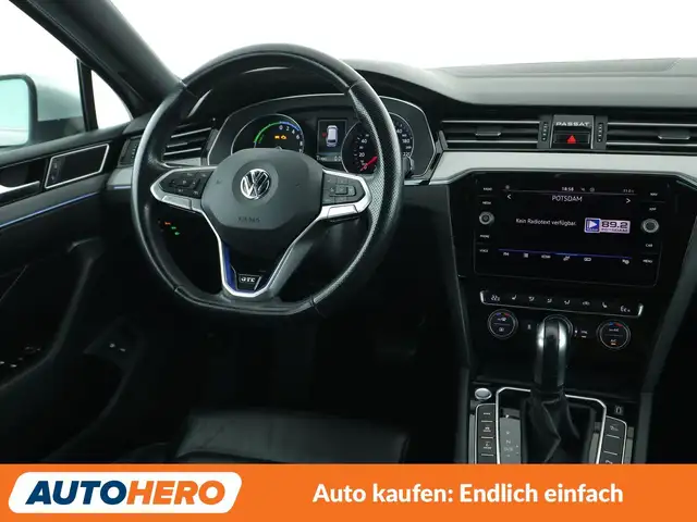 Volkswagen Passat view 13