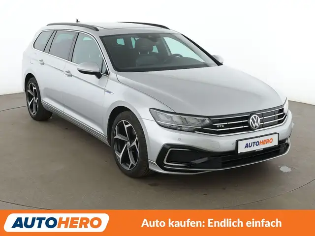 Volkswagen Passat view 8