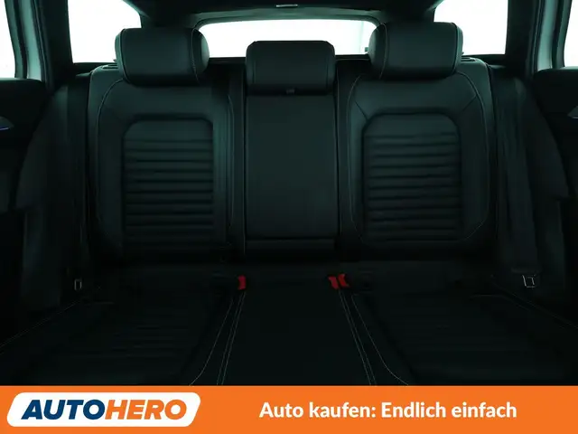 Volkswagen Passat view 15
