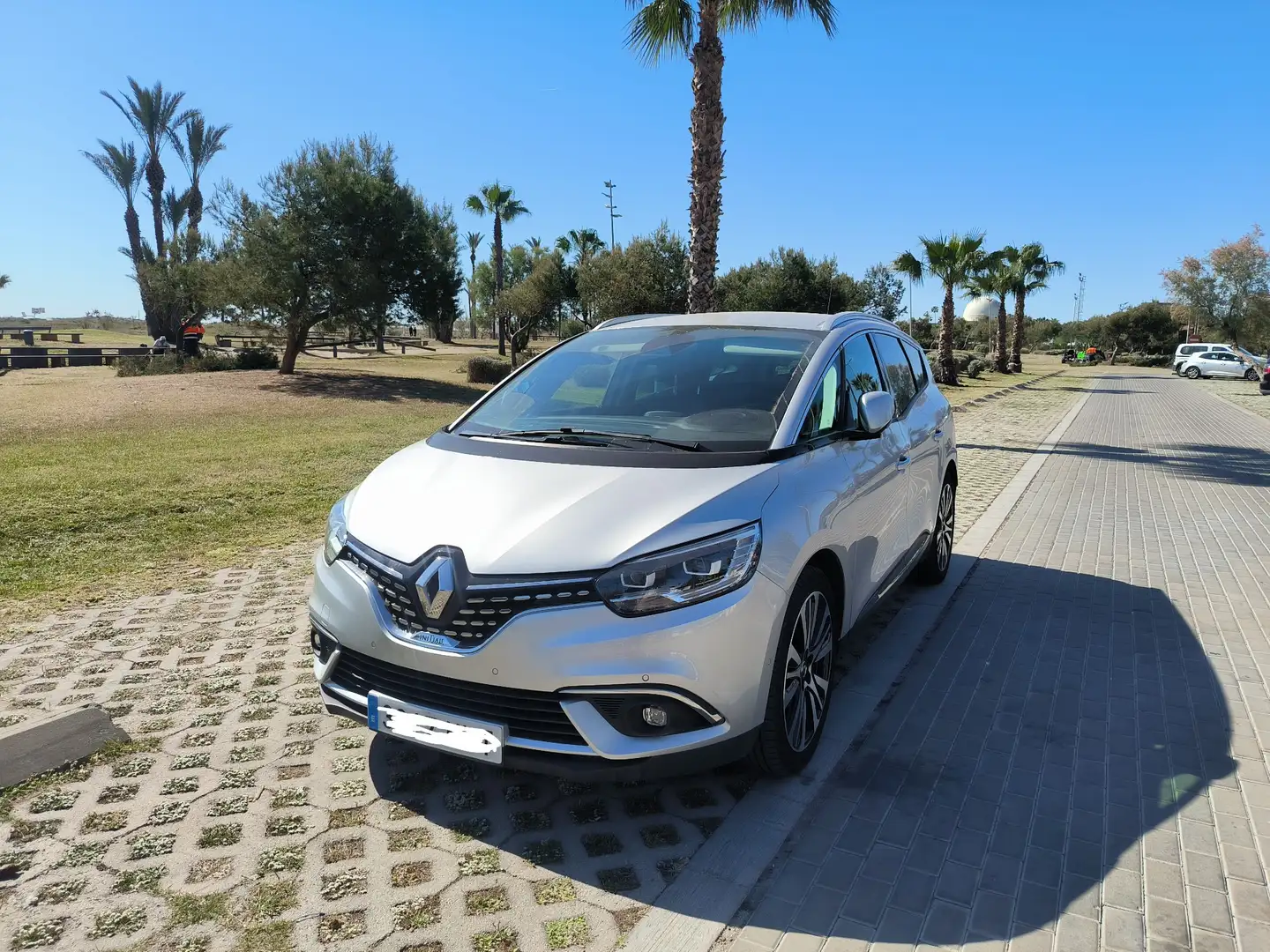 Renault Grand Scenic Scénic 1.5dCi Limited EDC 81kW Gris - 1
