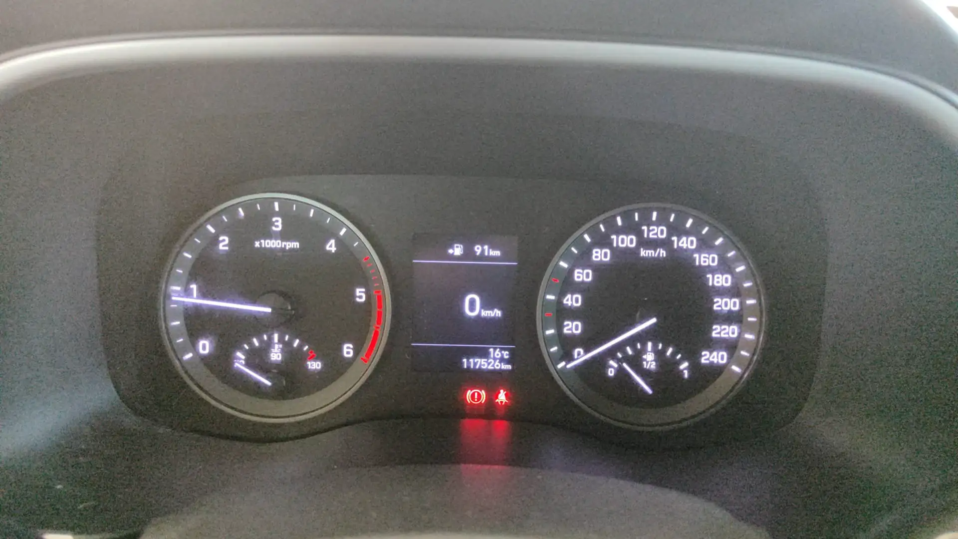 Hyundai TUCSON 1.6 CRDi 2wd 115cv Xline Weiß - 2