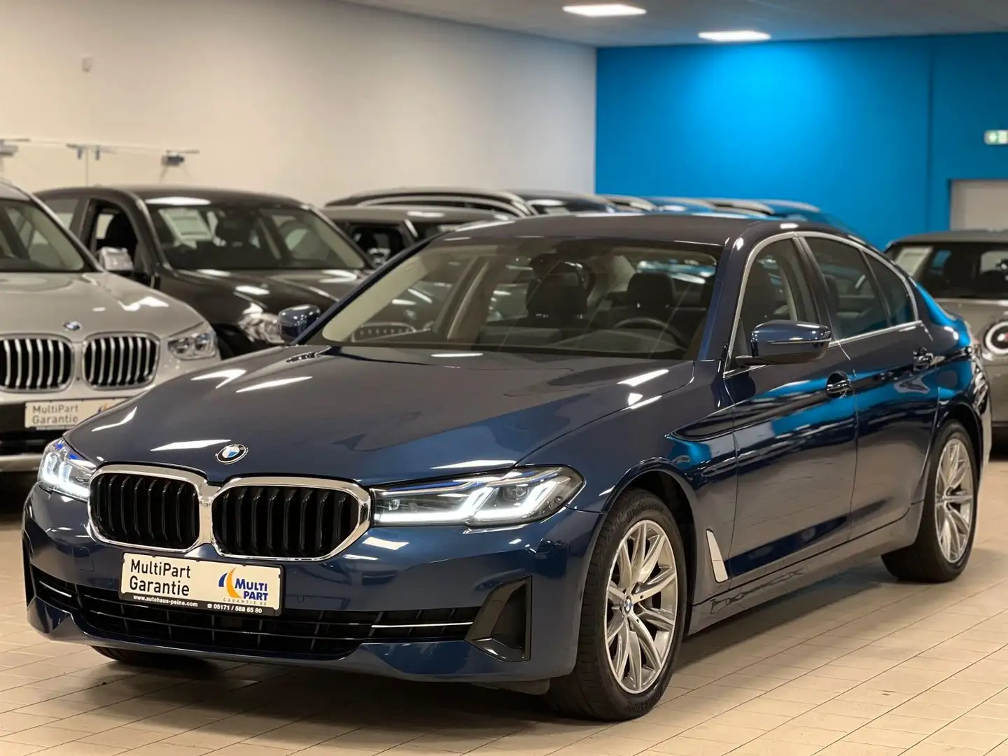 BMW 540 dxD/Lim/LCPPof/HUD/Laser/SportStz/P&DrivAss Modrá - 1