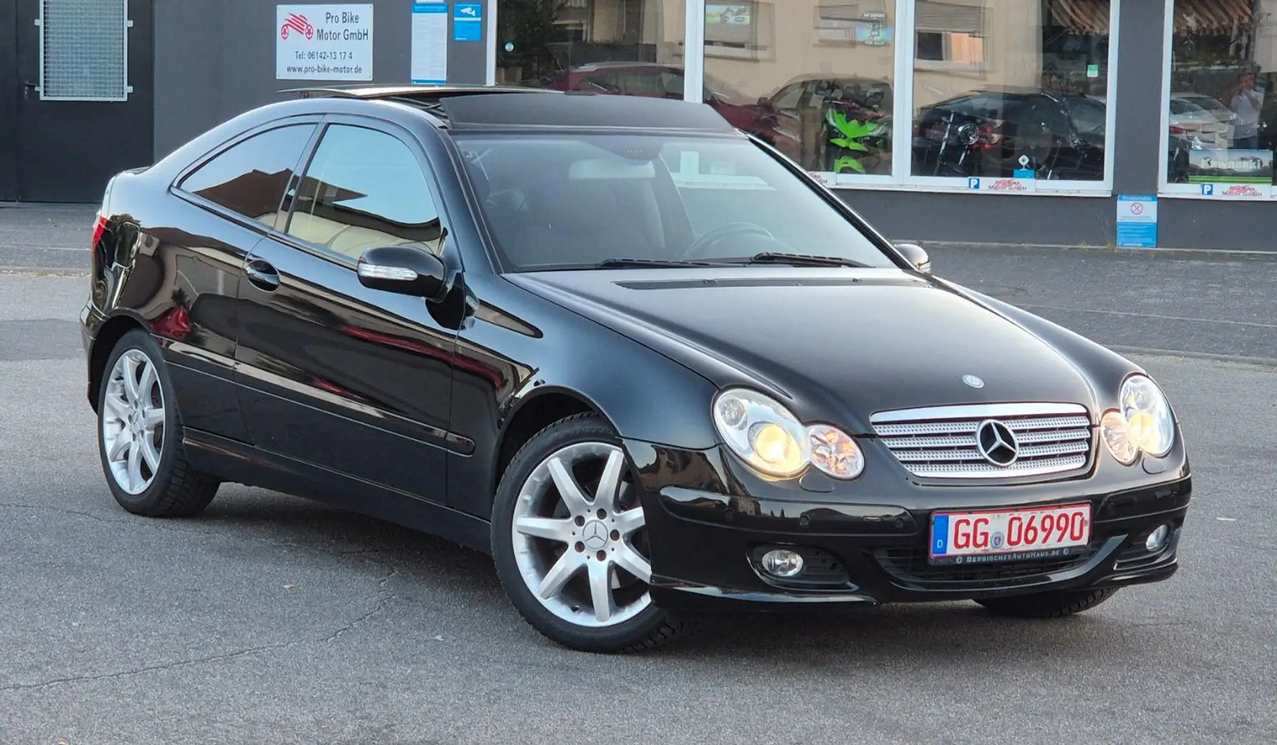 Mercedes-Benz C 200 S.Coupe Automatik /XENON/PANO/SHZ/PDC Nero - 1