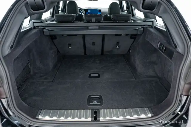 BMW 3 Series view 9
