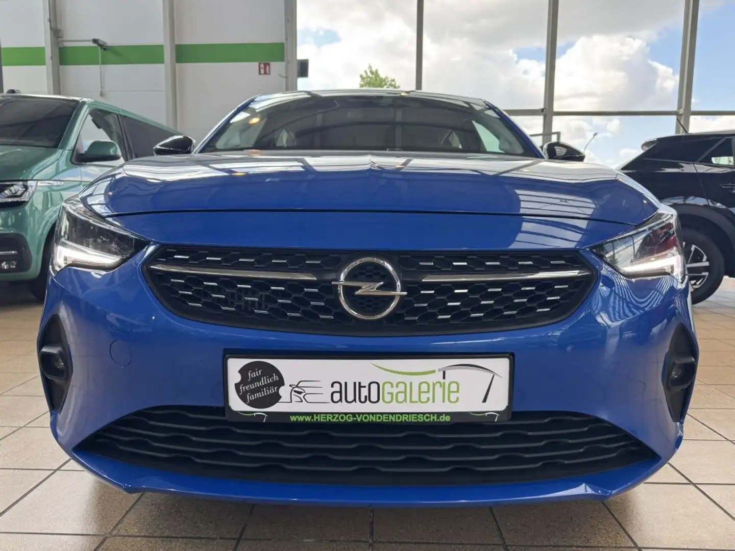 Opel Corsa 1.2 Direct Injection Turbo Start/Stop Elegance Blauw - 2