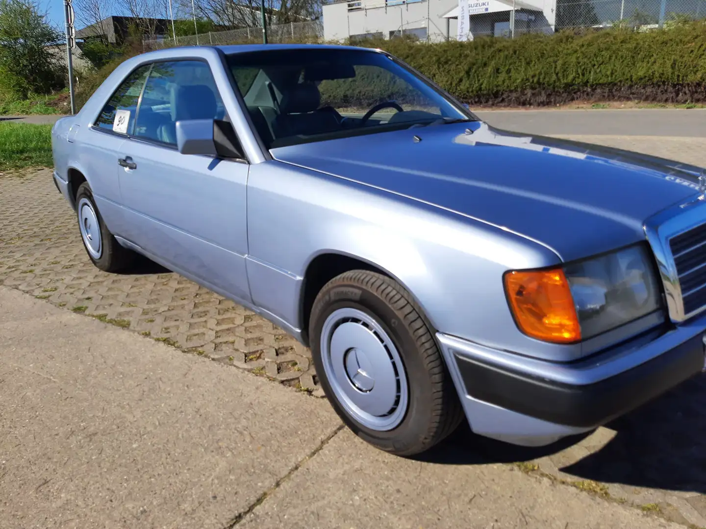 Mercedes-Benz 230 Albastru - 1