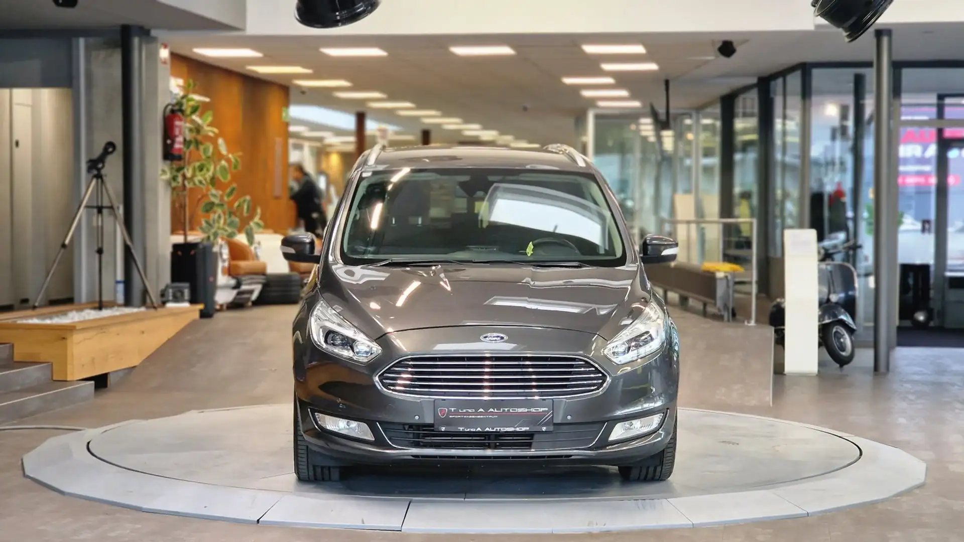 Ford Galaxy 2.0 TDI Titanium 7-Sitzer Aut. *Navi*Kamera*17Zoll Grau - 2