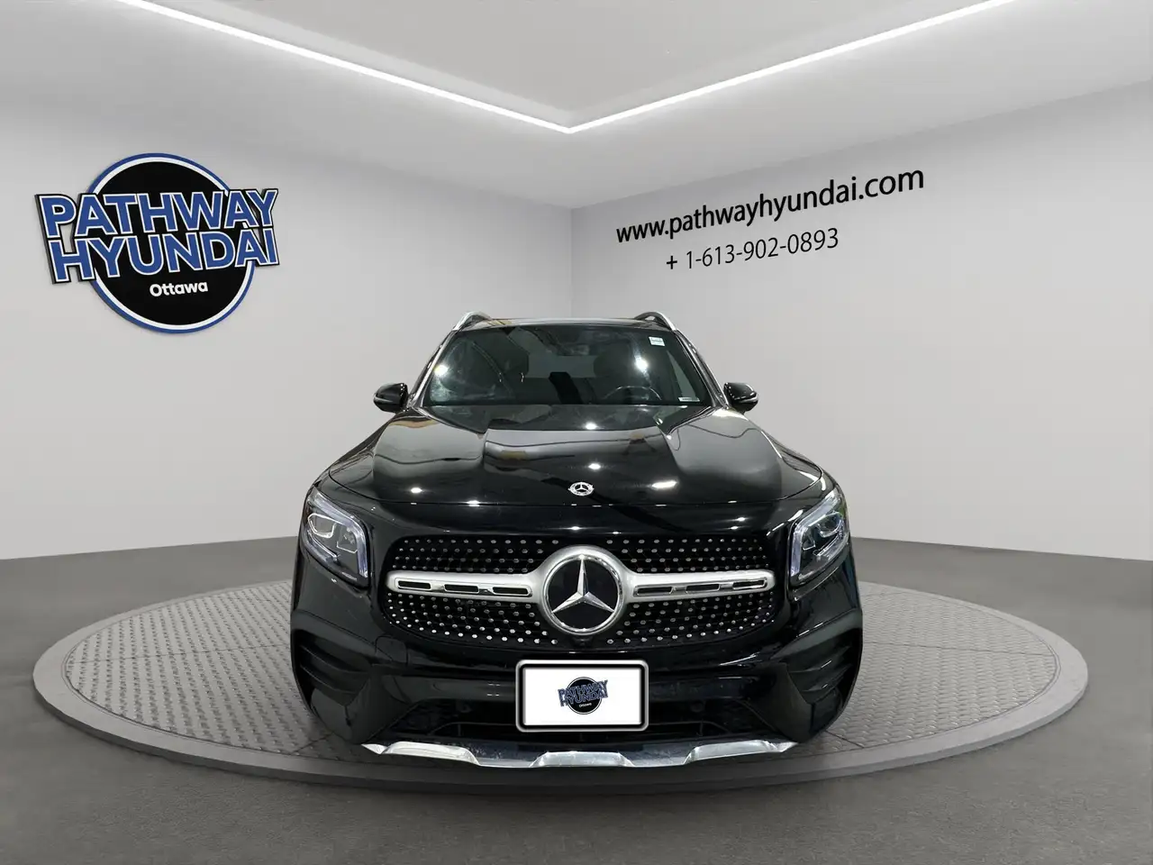 Mercedes-Benz GLB снимка Mercedes-Benz GLB