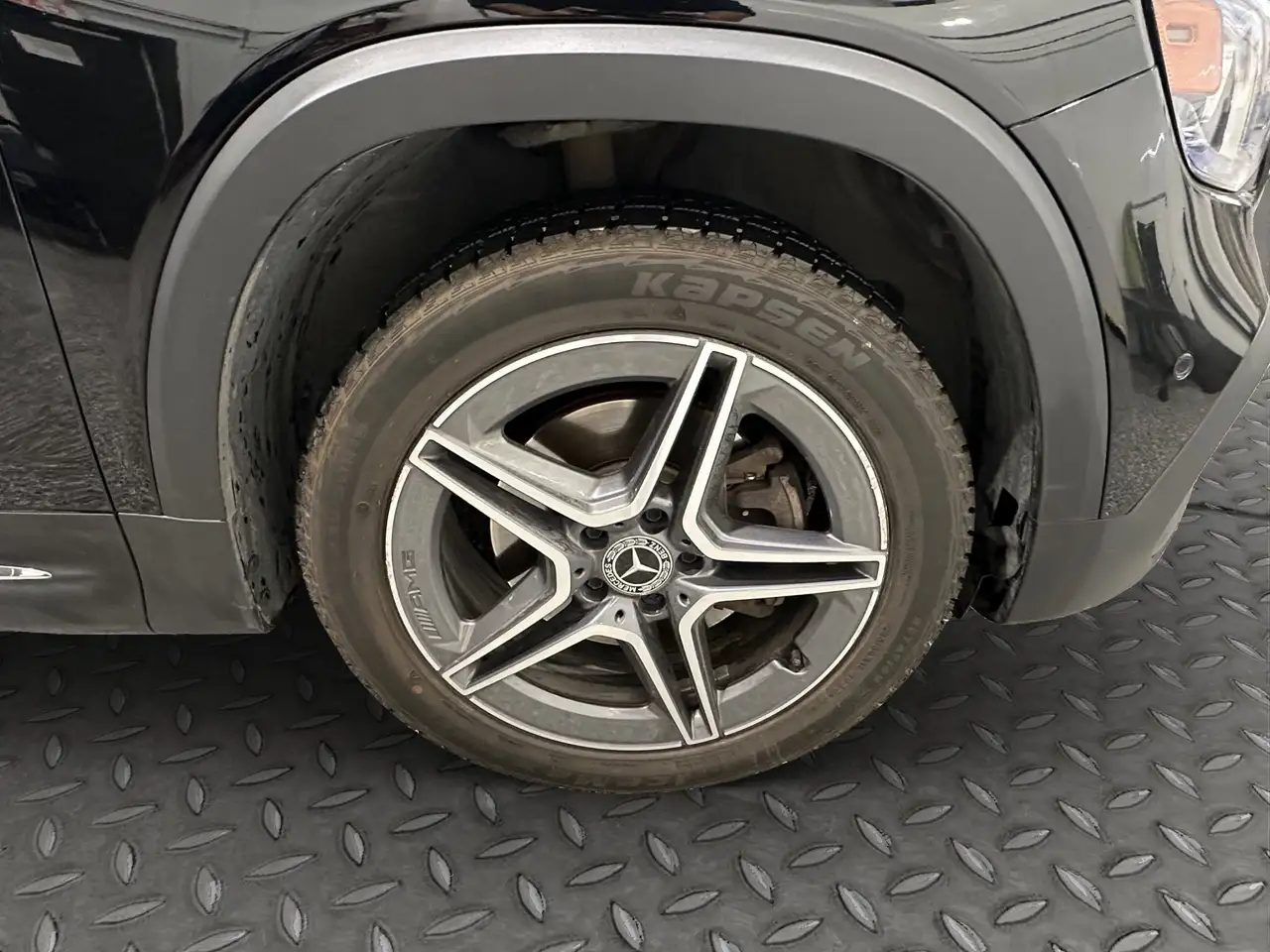 Mercedes-Benz GLB снимка Mercedes-Benz GLB