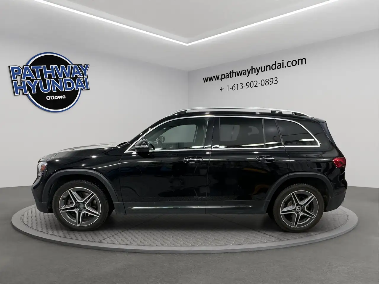 Mercedes-Benz GLB снимка Mercedes-Benz GLB
